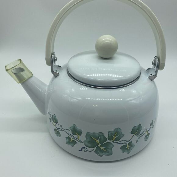 Vintage Ivy teapot - Picture 1 of 9